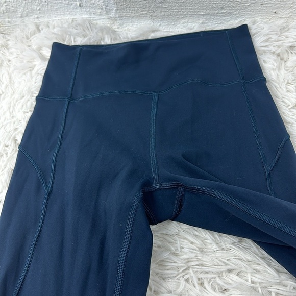 Lululemon In Movement Crop *Everlux 19" - Picture 2 of 5